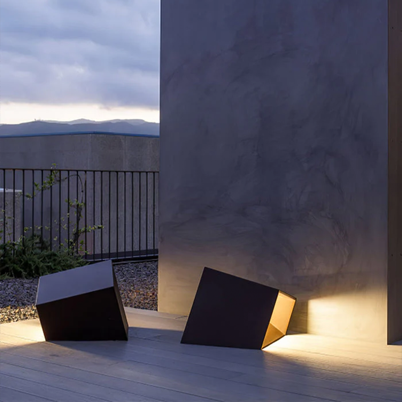 SoliCube™ – Compacte Solar Tuinlamp