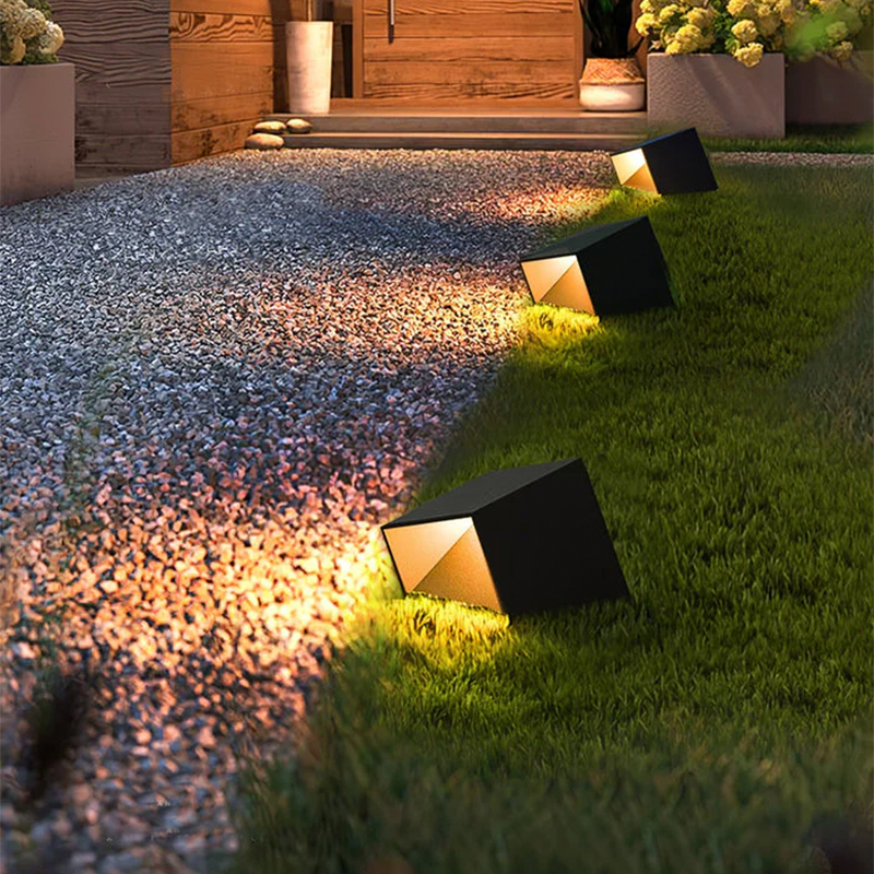 SoliCube™ – Compacte Solar Tuinlamp