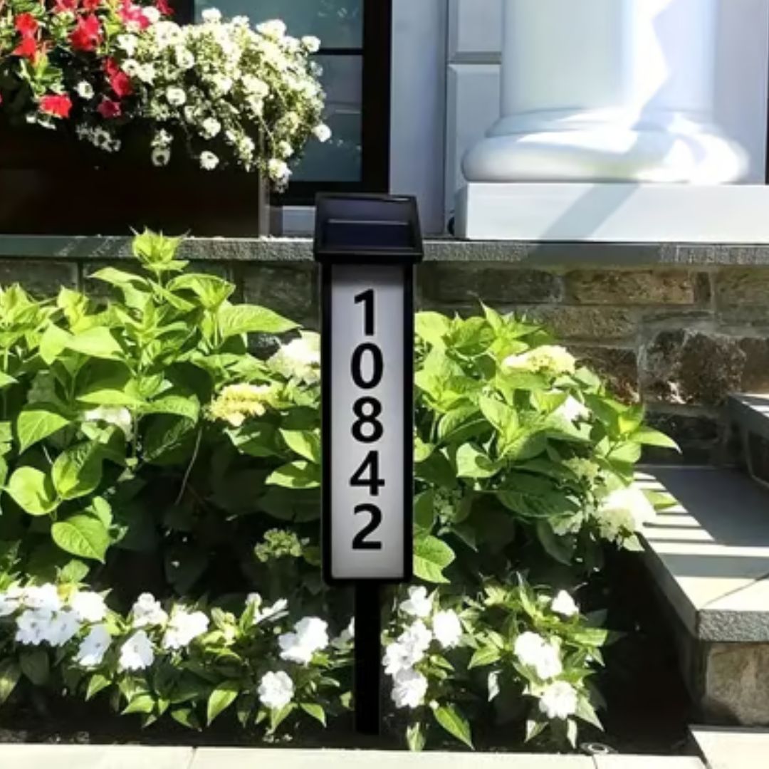 SunMark - Adresbord op zonne-energie