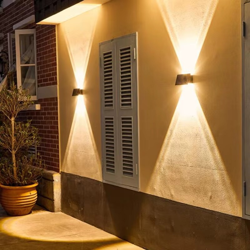 LumiVive - LED buitenwandlamp op zonne-energie