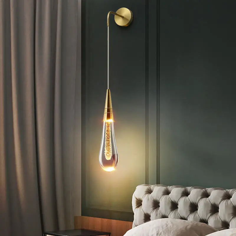 GoldenDrop™ – Luxe wandlamp met kristallen druppelvorm voor slaapkamer of woonkamer