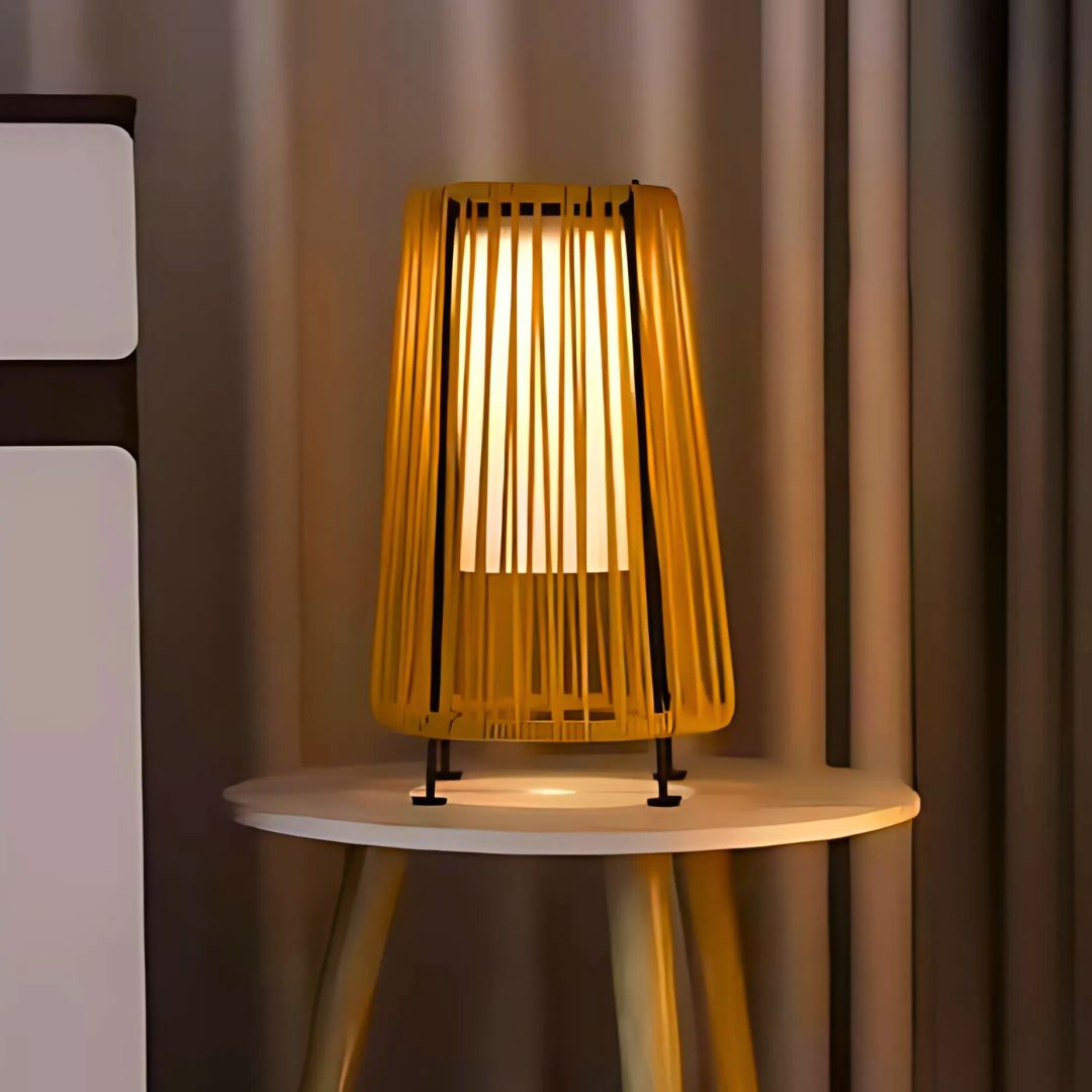 Solaro rotan vloerlamp