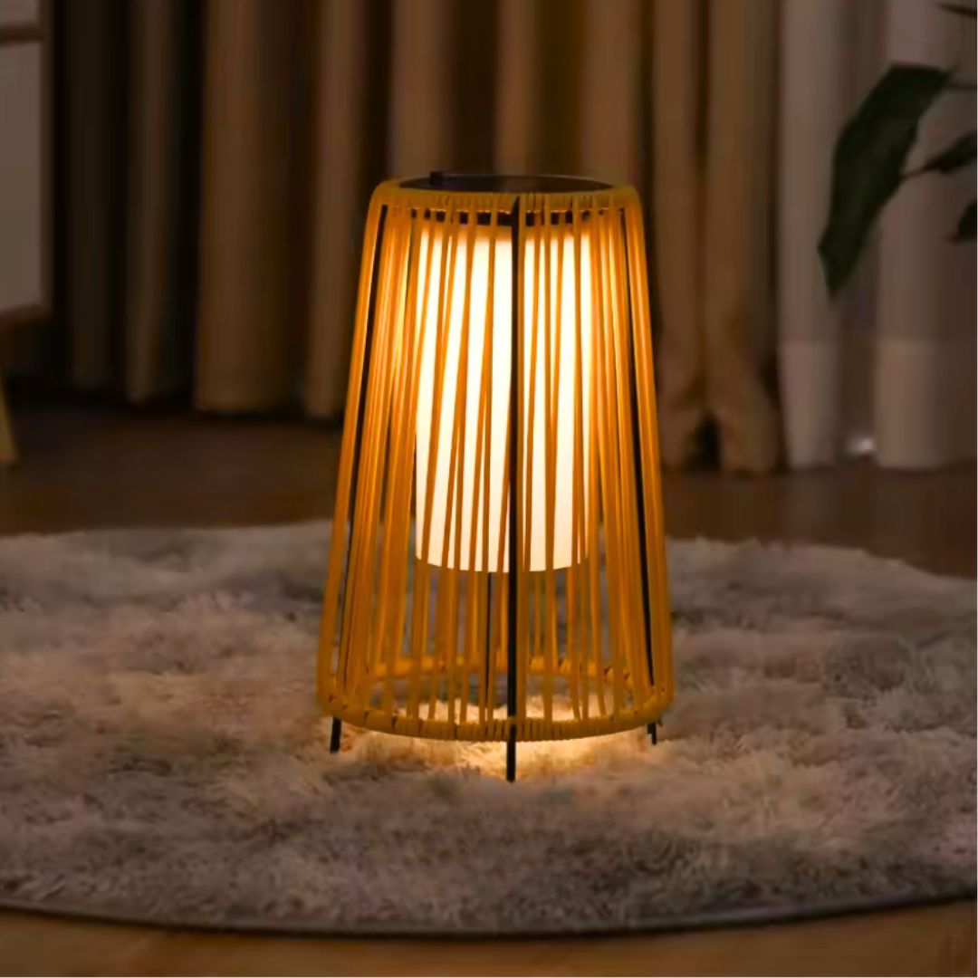 Solaro rotan vloerlamp