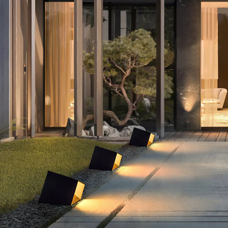 SoliCube™ – Compacte Solar Tuinlamp
