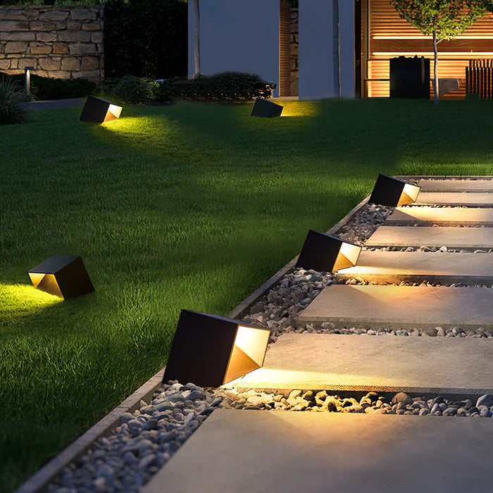 SoliCube™ – Compacte Solar Tuinlamp