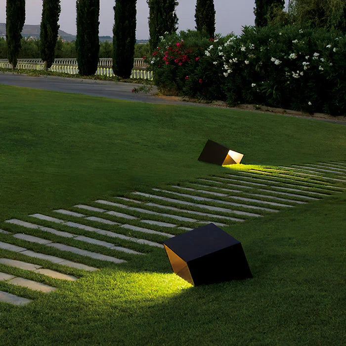 SoliCube™ – Compacte Solar Tuinlamp