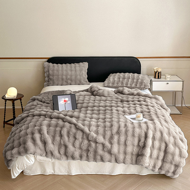 Velmorn - Plush Striped Cozy Blanket for Sofa & Bed