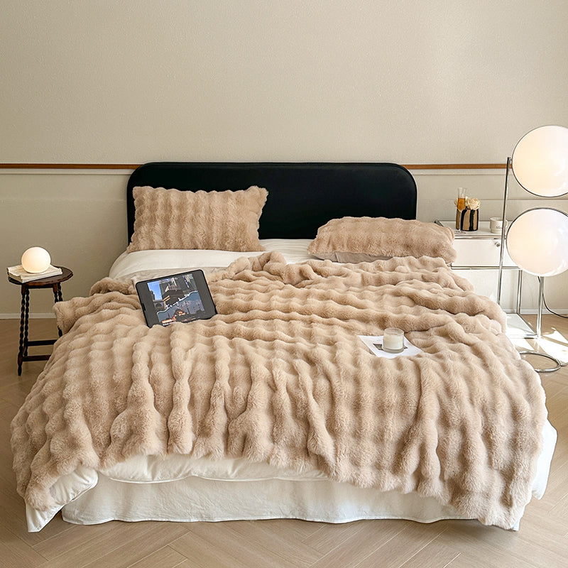 Velmorn - Plush Striped Cozy Blanket for Sofa & Bed