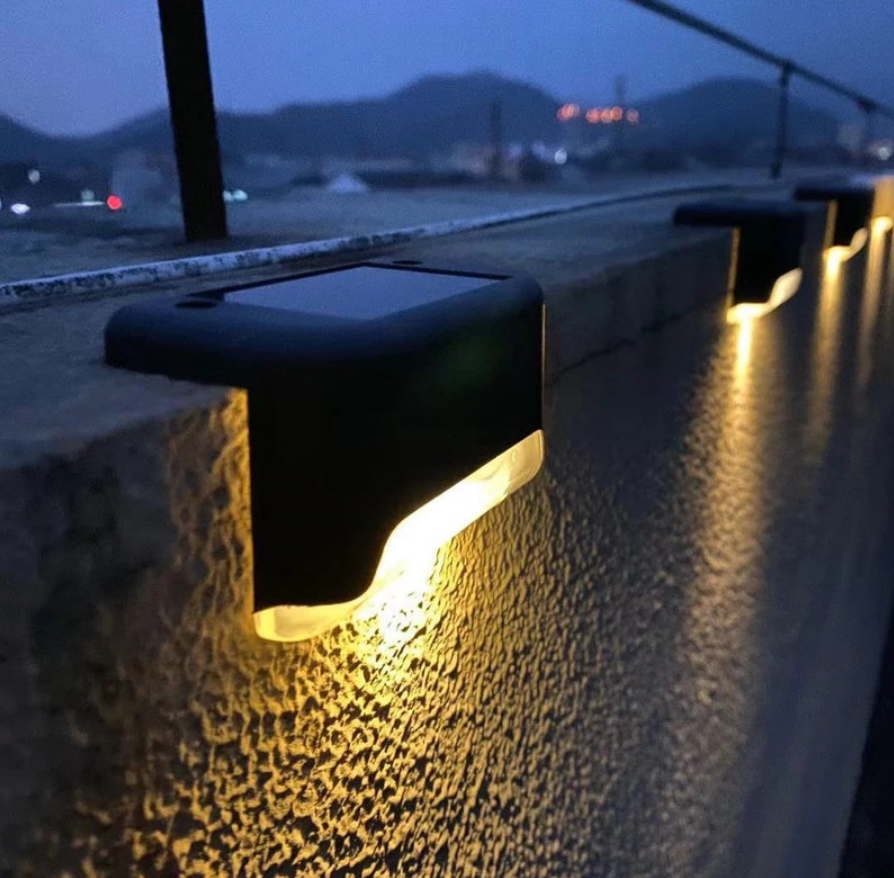 Solar LED Garden Light for Fence and Patio