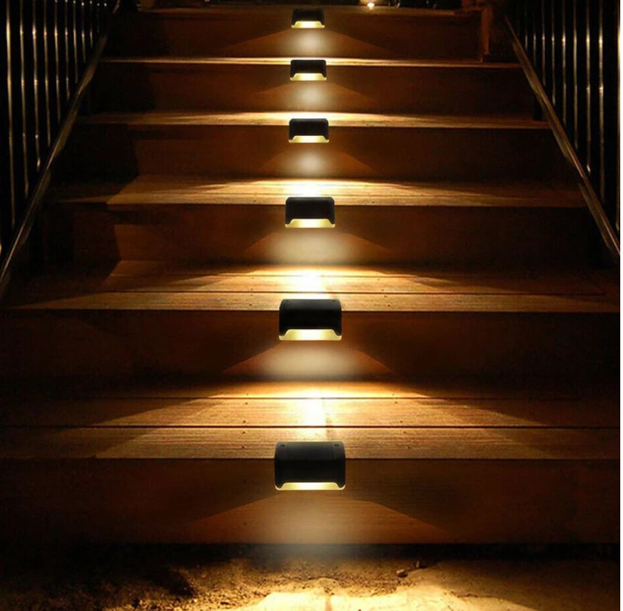 Solar LED Garden Light for Fence and Patio
